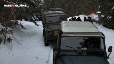 Off-road tutkunları karlı arazide nefes kesti