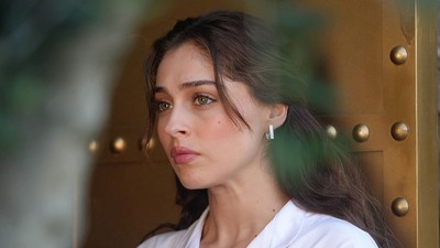Leyla dizisinin yıldızı ünlü oyuncu Cemre Baysel'e taciz şoku! Sette güvenlik önlemleri artırıldı
