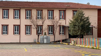 Okulda öğretmene silahlı saldırı