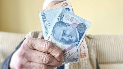 Emeklilerin bayram ikramiyesinin yatırılacağı tarih belli oldu!