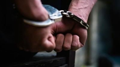 Kadınları gizlice görüntüleyip sosyal medyada paylaşan sapık erkek tutuklandı