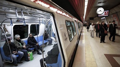 İstanbul'da bazı metro seferleri durduruldu, bazı yollar kapatıldı