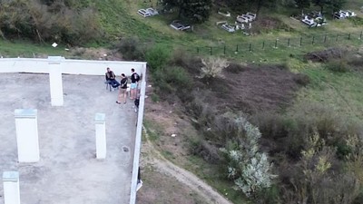 Düzce'de 15 katlı binanın çatısına çıkan gençler ekipleri harekete geçirdi, gerçek bambaşka çıktı