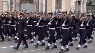 Yunan askerlerinden küstah Türkiye sloganı! Geçit törenindeki görüntüler olay oldu, Ankara harekete geçti