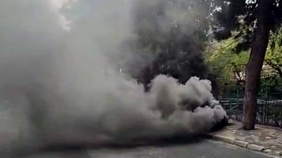 Adres Avcılar: Yeraltı kabloları yandı, caddeyi duman kapladı