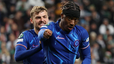 Chelsea, Legia Varşova karşısında zorlanmadı