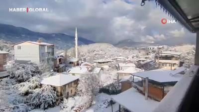 Bursa nisan ayına kar sürprizi ile uyandı