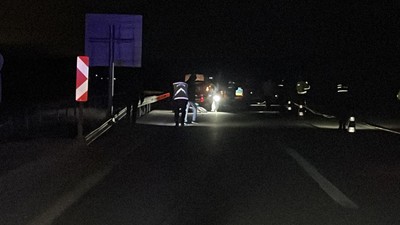 Bir insanın üzerinden geçmiş olabileceğini söyleyip kendini ihbar etti, parçalanmış ceset bulundu