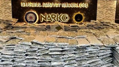 Zehir tacirlerine operasyon: 880 kg skunk uyuşturucu maddesi ele geçirildi, 7 şüpheli yakalandı