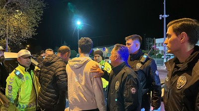 'Dur' ihtarına uymayan ehliyetsiz sürücüye 42 bin lira ceza