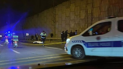 Kontrolden çıkan motosiklet bariyerlere çarptı: 1 kişi hayatını kaybetti