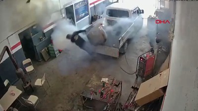 Konya'da beklenmedik kaza! Kaynak yaparken depo patladı