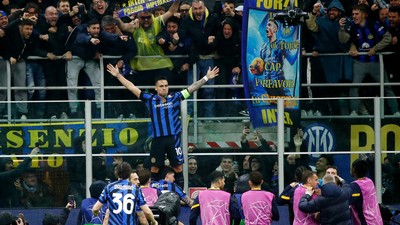 Hakan Çalhanoğlu önderliğindeki Inter, Devler Ligi'nde yarı finale yükseldi