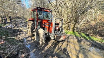 Karabük'te traktörden düşen orman işçisi can verdi