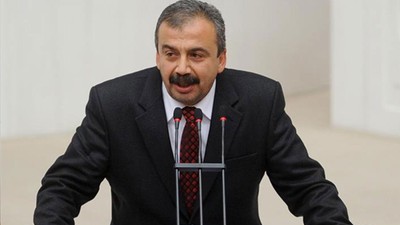 Siyasilerden Sırrı Süreyya Önder için geçmiş olsun mesajı!