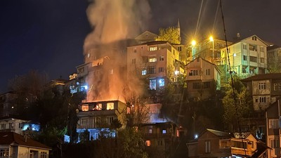 Zonguldak’ta 2 katlı binada yangın: 1 ölü