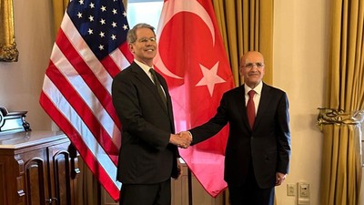 Hazine ve Maliye Bakanı Şimşek, ABD Hazine Bakanı Bessent ile görüştü
