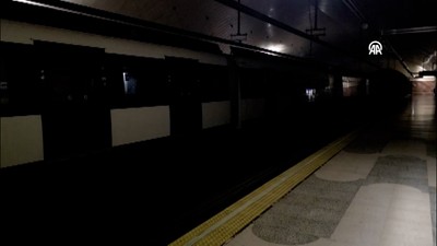 Madrid'de büyük kesintinin ardından metro istasyonları karanlığa gömüldü