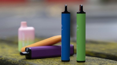Dünyada 38 milyondan fazla ergen tarafından kullanılıyor! Zehir saçan elektronik sigara gerçekleri