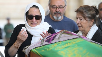 Boşandığı erkek tarafından katledilen Bahar Aksu toprağa verildi