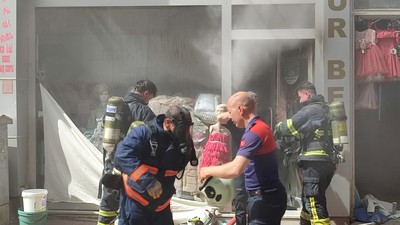 Çocuk giyim mağazasında yangın