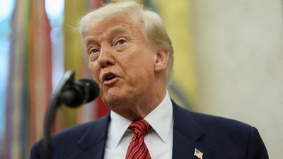 Trump'tan en yetkili isme ağır hakaret: Aptal!