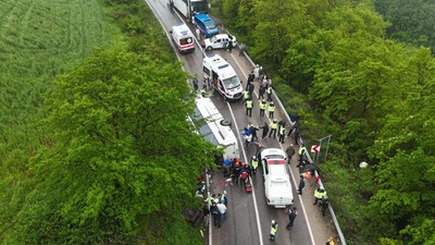 Öğrencileri taşıyan tur otobüsü devrildi: Çok sayıda yaralı