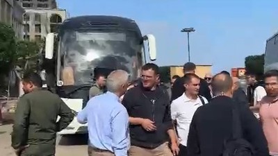 Libya'da bulunan Türk iş insanları, elçilik ve dışişleri bakanlığı girişimi ile yurda getiriliyor