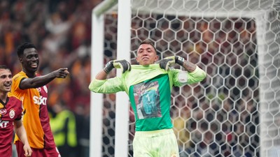 Fernando Muslera, Galatasaray formasıyla ikinci golünü kaydetti