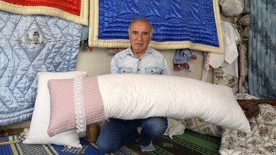 Bir zamanlar çeyizlerin demirbaşıydı, artık unutuldu: Uzun yastık, yerini 'küstüm yastığı'na bıraktı