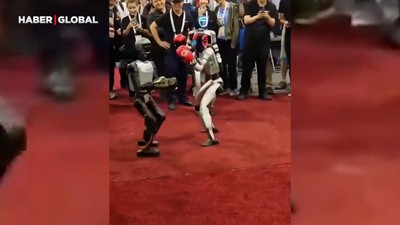 Çin'de insansı robotlar dövüştürüldü