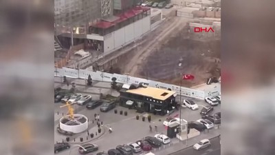 Ankara'da sağanak ve şiddetli rüzgar: Yıldırım düşen cami minaresinde yangın