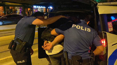 Eskişehir'de satırla çevreye saldıran şahıs gözaltına alındı