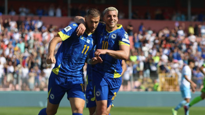 Edin Dzeko, Bosna Hersek'i galibiyete taşıdı