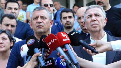 Özgür Özel'den Ferdi Zeyrek'in sağlık durumu hakkında açıklama