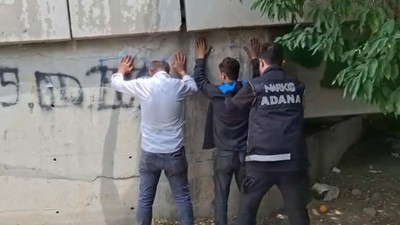 Adana'da uyuşturucu kullanan 45 kişi suçüstü yakalandı