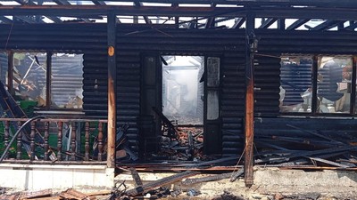 Sinop'ta kereste fabrikasında yangın: Yemekhane küle döndü
