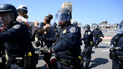 ABD'deki kriz derinleşiyor! Los Angeles'ta sokağa çıkma yasağı