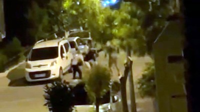 Adres Avcılar: 3 kişinin saldırısına uğradı, çevredekiler vatandaşı kurtardı
