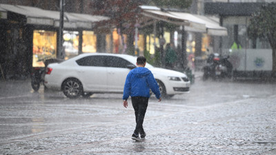 Bu 43 şehirde yaşayanlar dikkat! Meteoroloji 15 Haziran Pazar günü gök gürültülü sağanak yağış için uyardı!