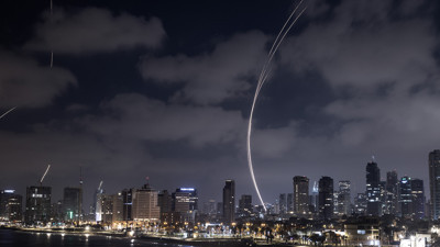 İran ile İsrail arasında şiddetin dozu artıyor! İran, Tel Aviv'e füze yağdırdı 