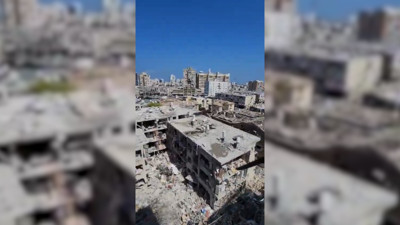 İsrail'in Bat Yam şehrinde hasarın boyutu böyle görüntülendi