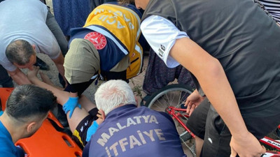 Malatya'da kontrolden çıkan otomobil, çocukların arasına daldı: Yaralılar var