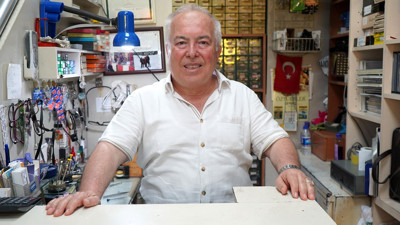 Yarım asırlık saat ustası, bir tane çırak bulamıyor: "Bu meslek yok olmamalı"