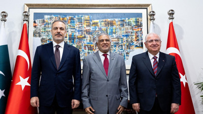 Bakan Fidan ve Bakan Güler, Pakistan Dışişleri Bakanı Ishaq Dar ile görüştü
