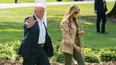 Trump, selden etkilenen Texas'ta incelemelerde bulundu