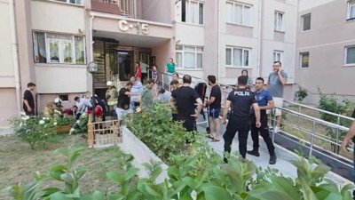 Beylikdüzü'nde 15 katlı bina tahliye edildi; bazıları zehirlenme şüphesiyle hastaneye götürüldü