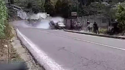 Ralli aracı ortalığı kan gölüne çevirdi! Çok sayıda ölü ve yaralı var