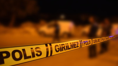 Yüksek sesle müzik dinleyen grubu uyaran emekli polis memuru, bıçakla yaralandı