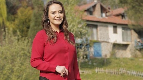 Ezgi Sertel Reklam Arasinda Bebegimi Dusurdum